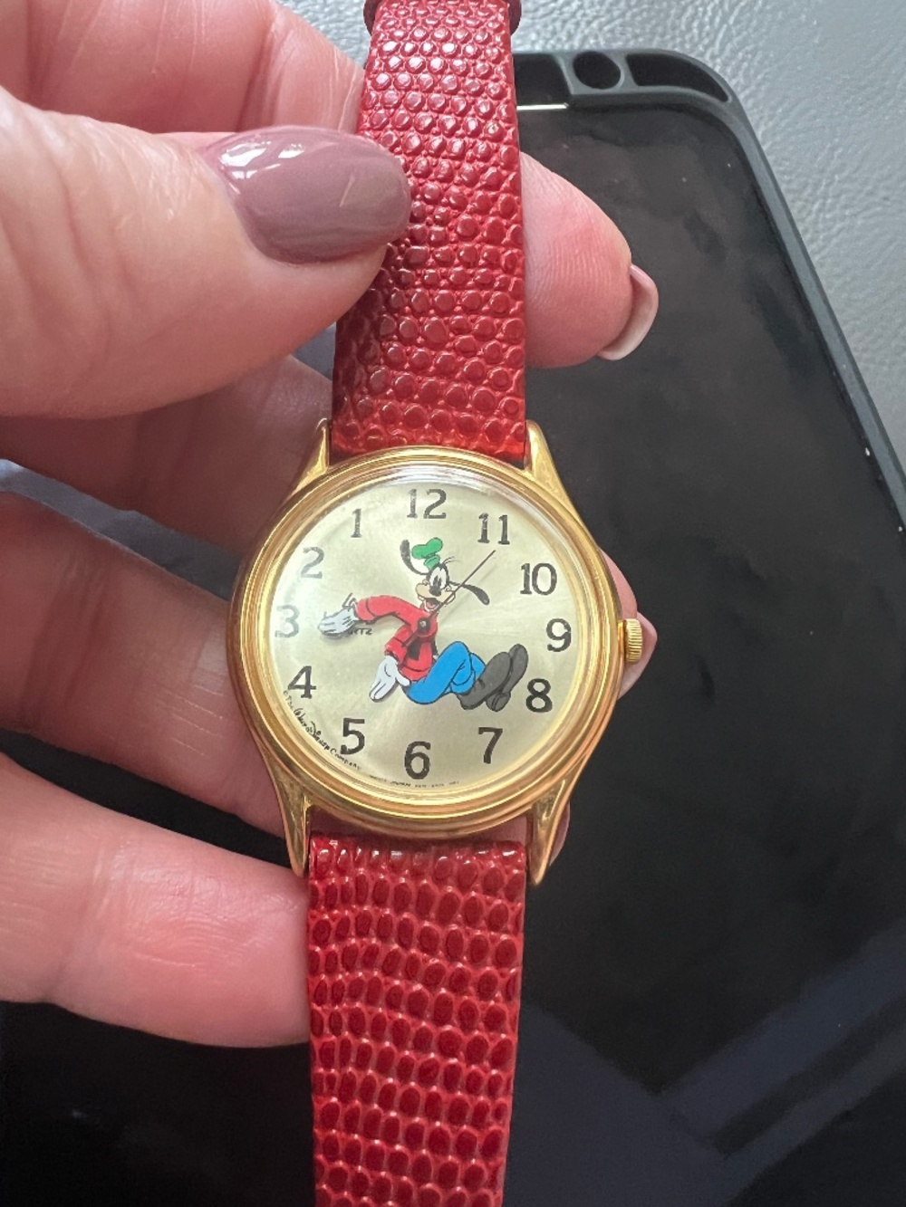 Rare Vintage Lorus Goofy Quartz Watch Gold Tone Case with Red Leather Band